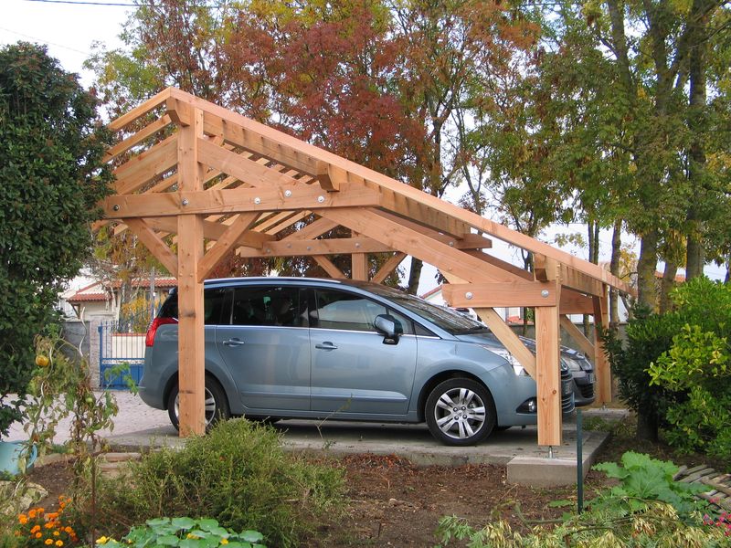 Abri voiture charpente asymétrique