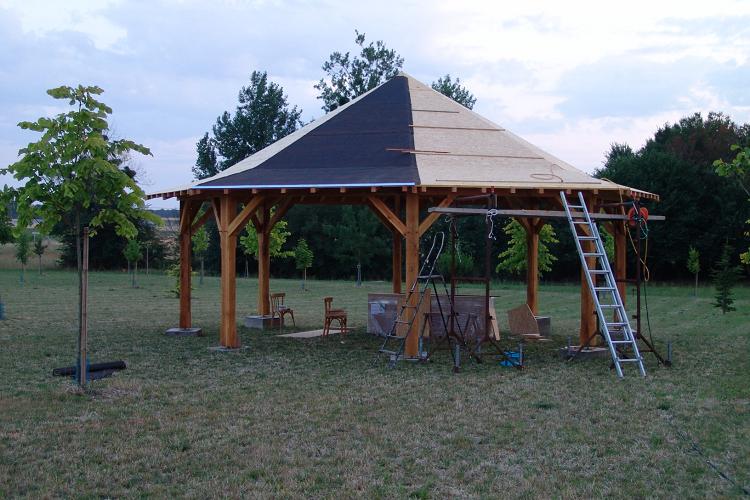 Kiosque octogonal voligeage